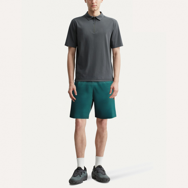 Breathable men's shorts with gradient design