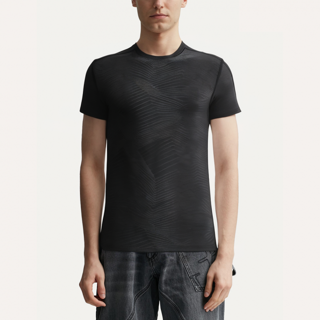 Fashionable breathable men's sports T-shirt