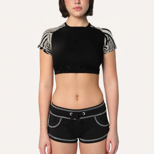 Black midriff-baring women's sports short sleeves